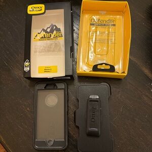 OtterBox Defender Series Black Case for iPhone 8/7 with Holster